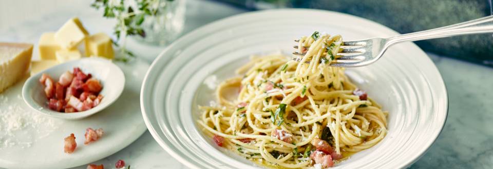 Spaghetti with Herb Butter and Bacon